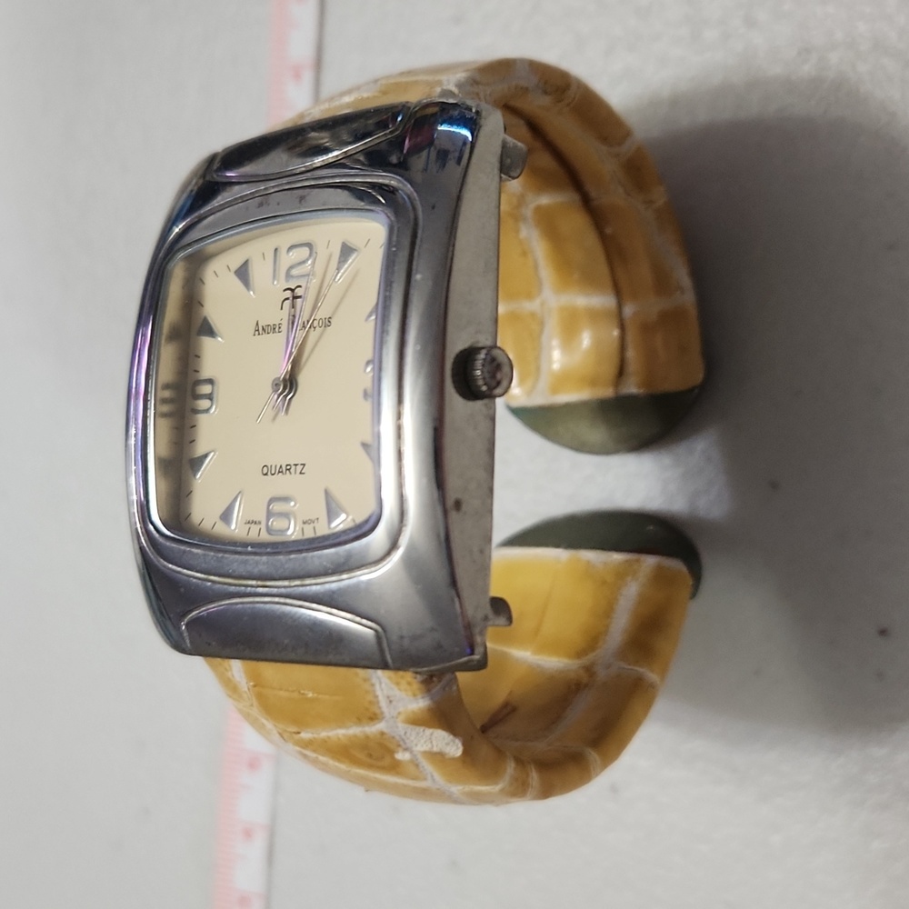 Vintage Andre Francois yellow and white bangle watch ⌚️ works!